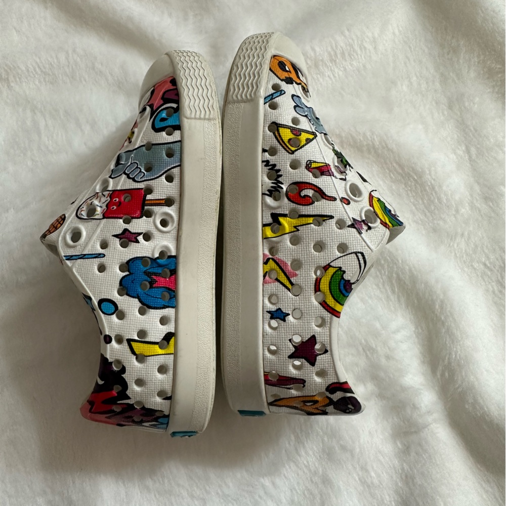 Uber cute emoji native Jefferson shoes size 4 - Picture 5 of 6
